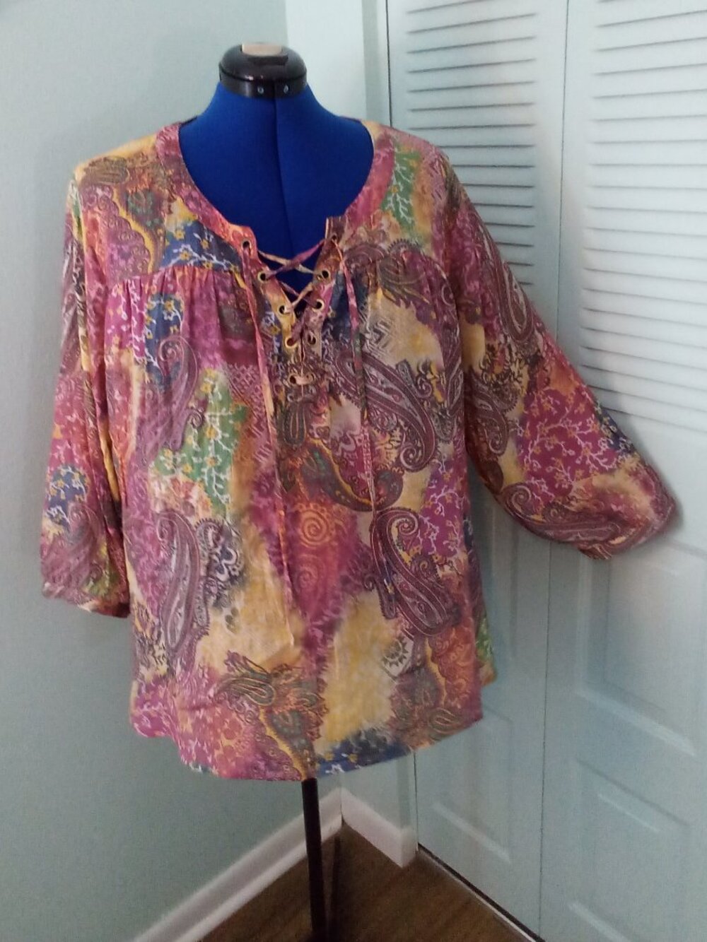 SPENSE WOMAN 3X PAISLEY MULTI PRINT LACE UP V-NECK 3/4 SLEEVES SLITS ROUNDED HEM